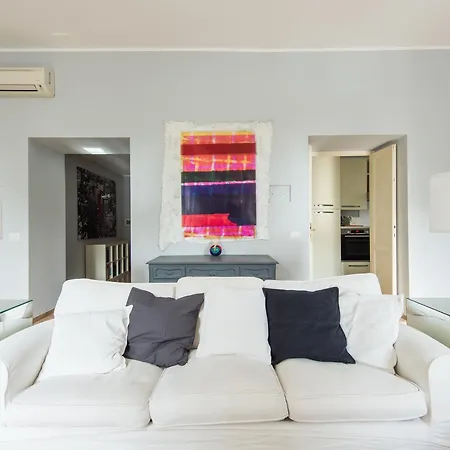 Auditorium Luxury Apartment