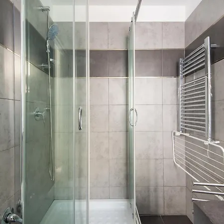 Auditorium Luxury Apartment *